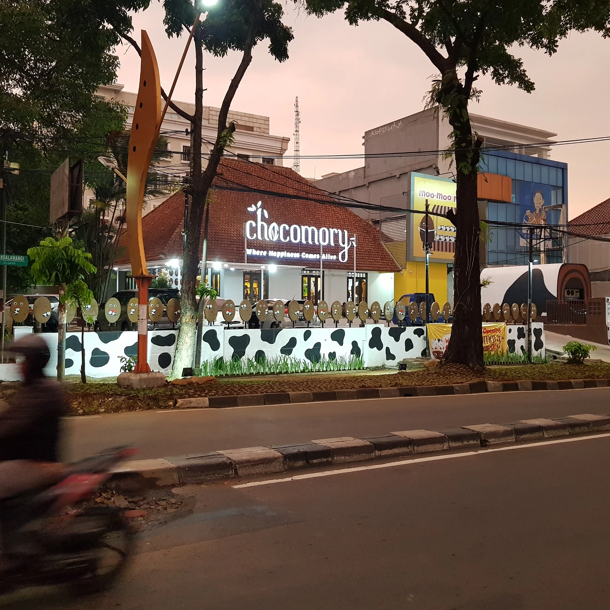 RETAIL CHOCOMORY STORE